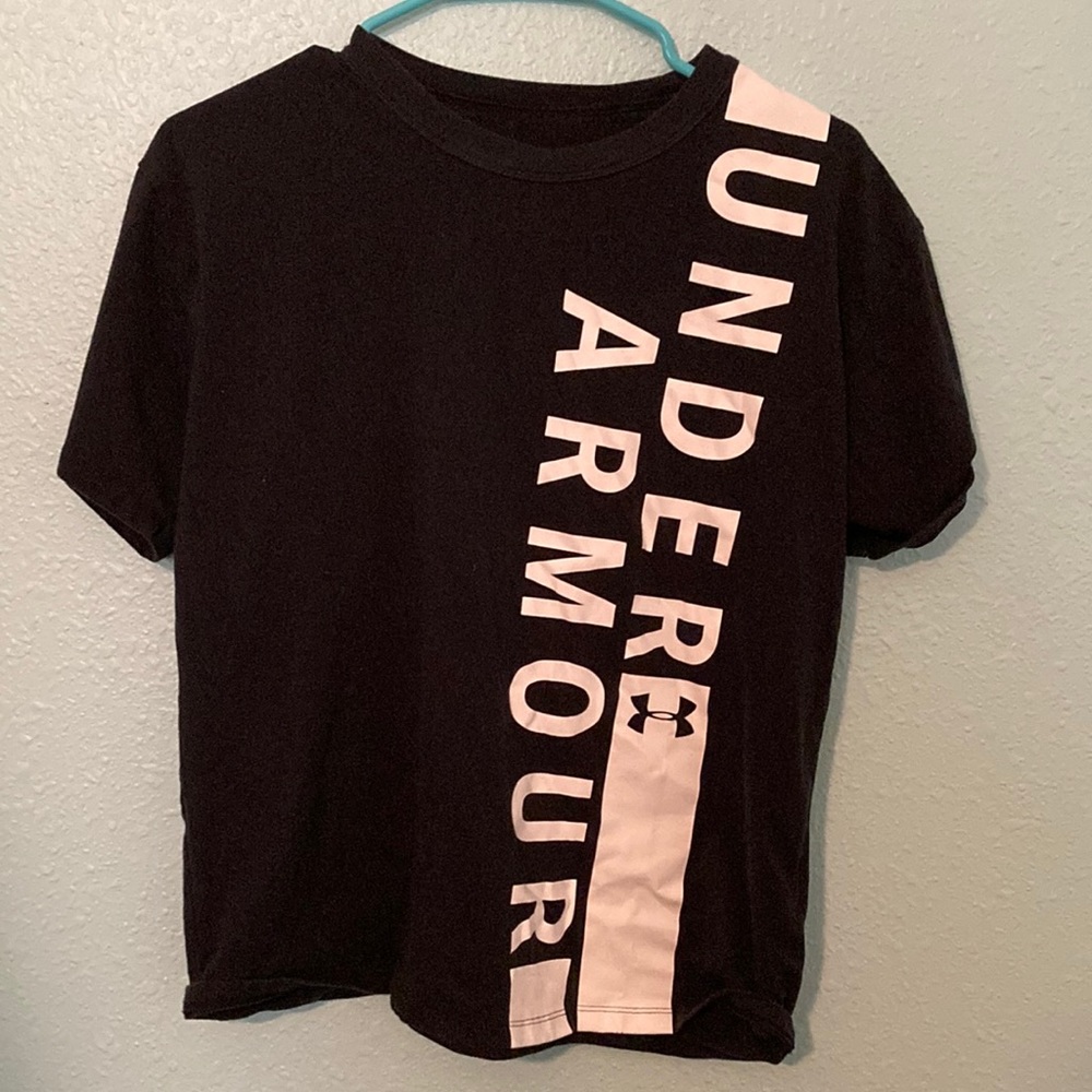 Women’s Under Armor T-Shirt, size M